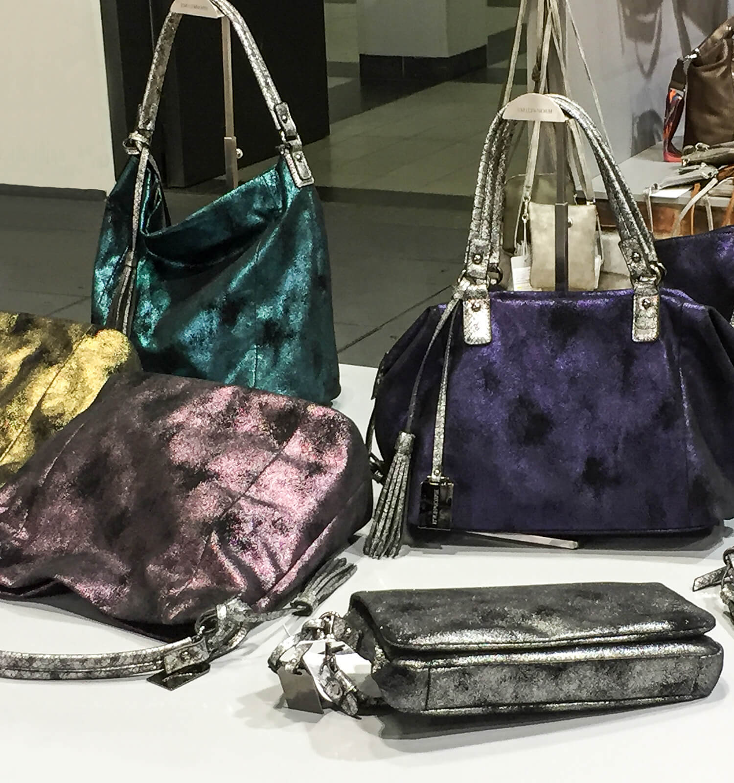 Bunt glänzende Taschen-Trends Bunt glänzende Taschen-Trends
