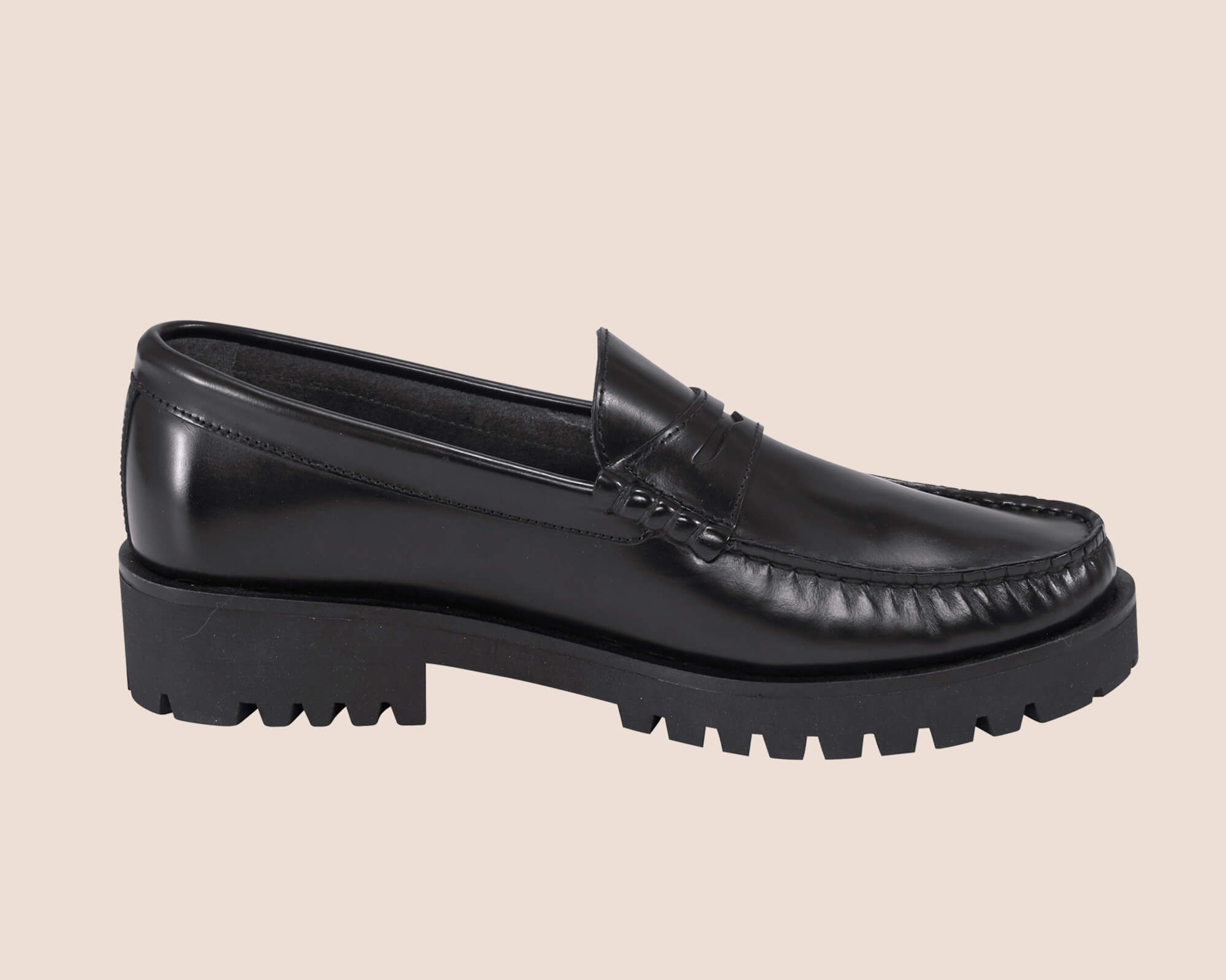 schwarzer Loafer mit Profilsohle