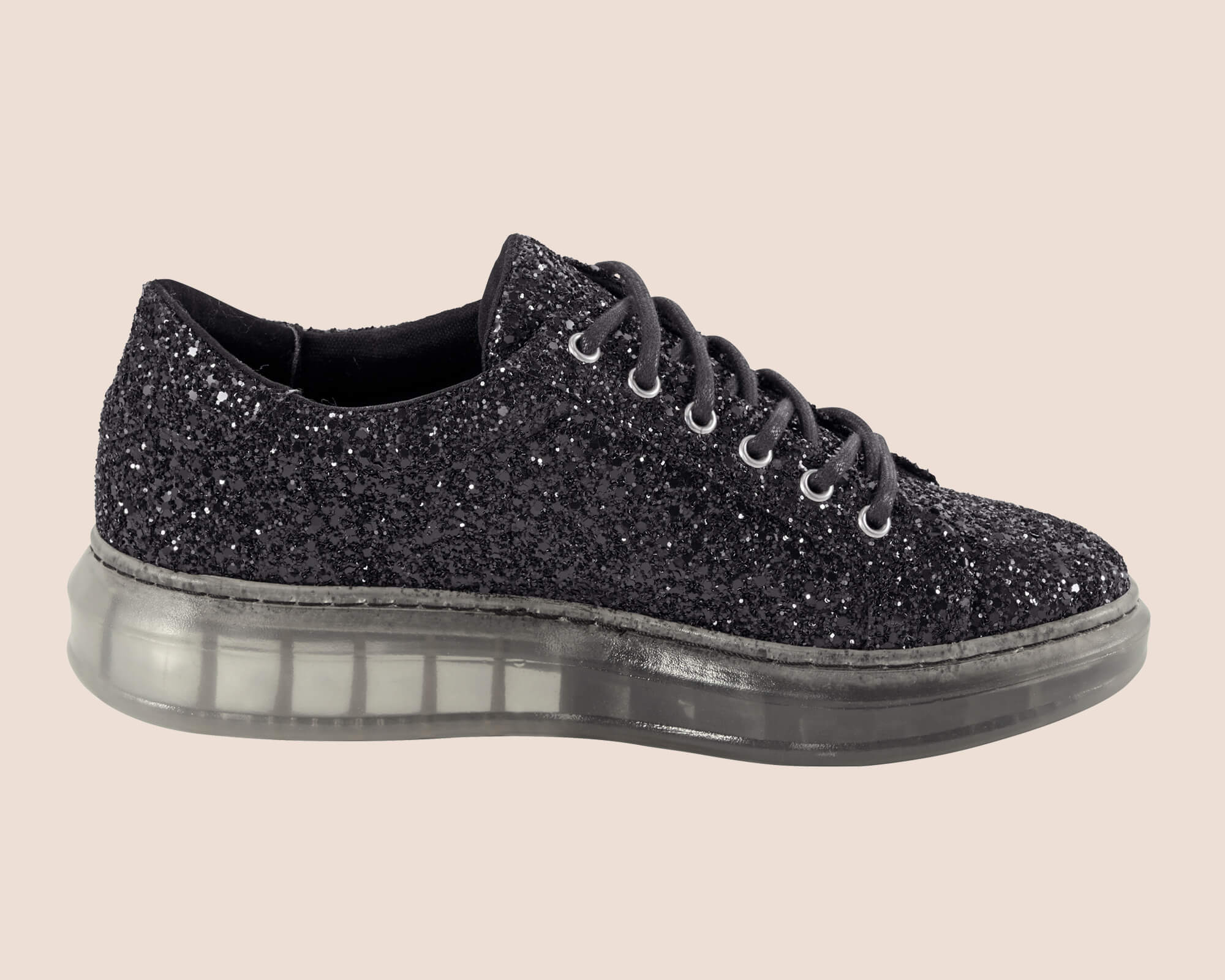 Schwarzer Sneaker mit Glitzer