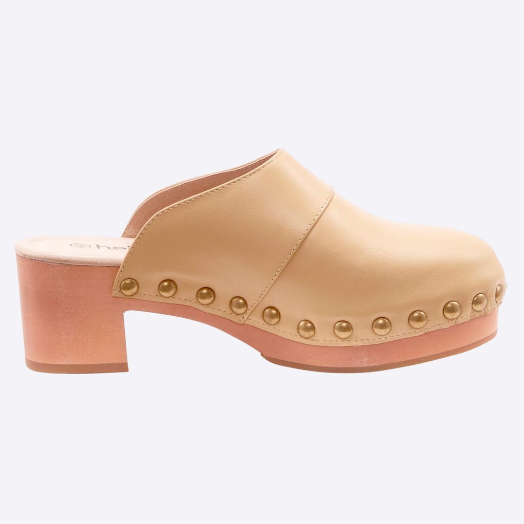 Clogs in Beige